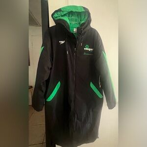 NWT Speedo Swim Parka M Black Green Cougar Aquatic Team Front/Back Logo Unisex